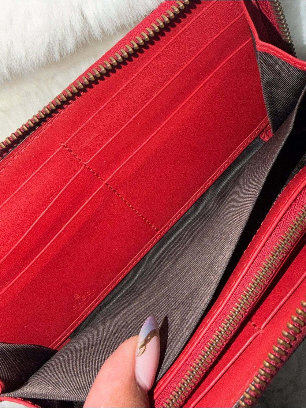 Gucci Queen Margaret Bee Zip Wallet- GOOD CONDITION - Picture 9 of 13